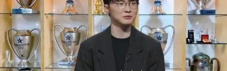 游戏竞猜-Faker：家人们喜欢奖杯，但更喜欢家里的青龙勋章
