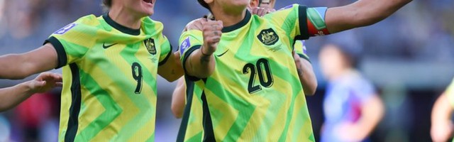 赛事直播-4-0！女足亚洲杯最大惨案诞生：8强已定2席，两队给中国队出难题|澳大利亚女足|伊朗|韩国女足|澳大利亚|伊朗女足_新浪体育_新浪新闻